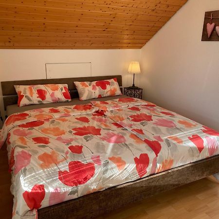 Ferienwohnung Haus Am Sonnenhügel Bad Urach Exterior foto